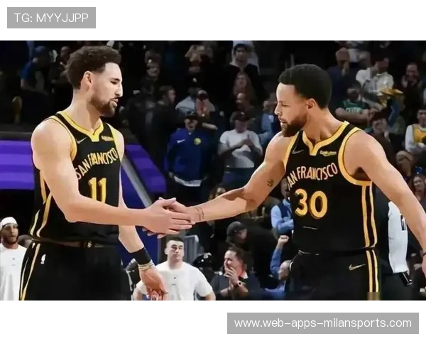 勇士止住连败,库里和穆迪引领球队回到正轨 勇士止住连败,库里和穆迪引领球队回到正轨