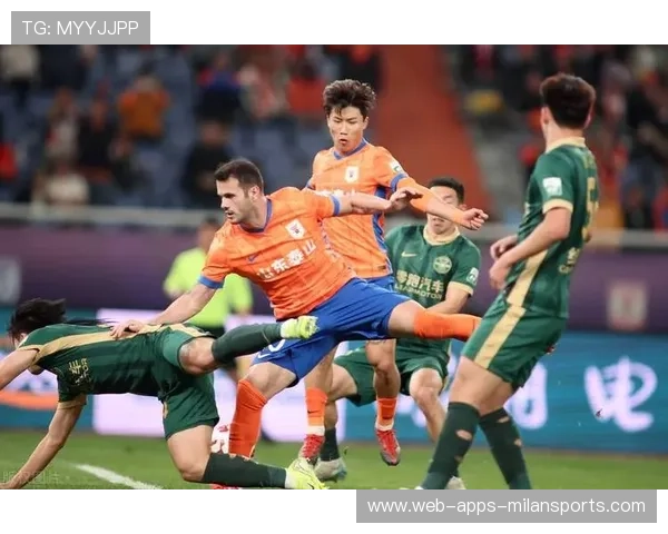 中超-瓦科建功泽卡头球破门 泰山2-1胜十人津门虎，中超瓦卡索